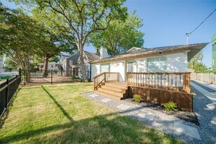 2004 Caddo St in Dallas, TX - Building Photo