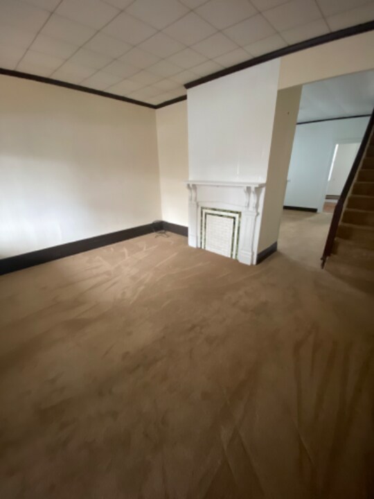 205 Loucks Ave in Scottdale, PA - Foto de edificio