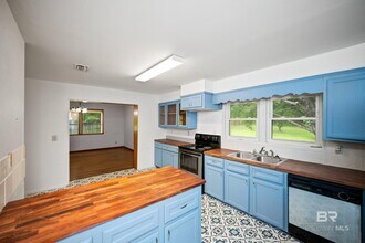 21213 Lawrence Rd in Fairhope, AL - Building Photo - Building Photo