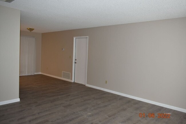 624 W Perdew Ave in Ridgecrest, CA - Building Photo - Building Photo