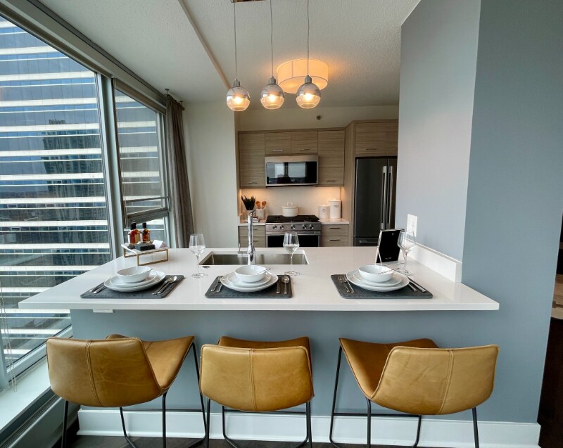 301 N Clinton St in Chicago, IL - Building Photo