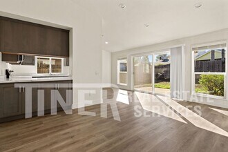 6612 Posten Way in Citrus Heights, CA - Building Photo - Building Photo