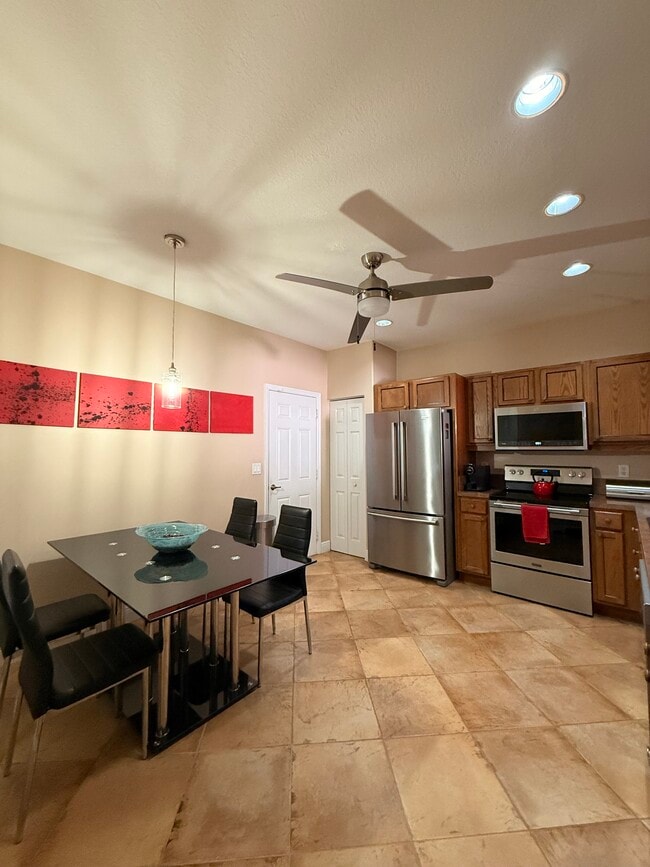 9527 Brookville Ct in Ft. Myers, FL - Building Photo - Building Photo