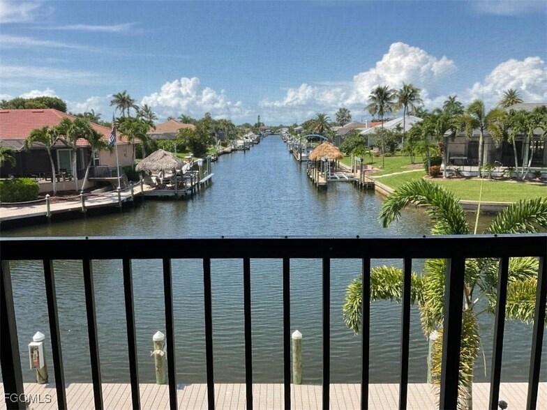 922 SW 48th Terrace, Unit 214 in Cape Coral, FL - Building Photo