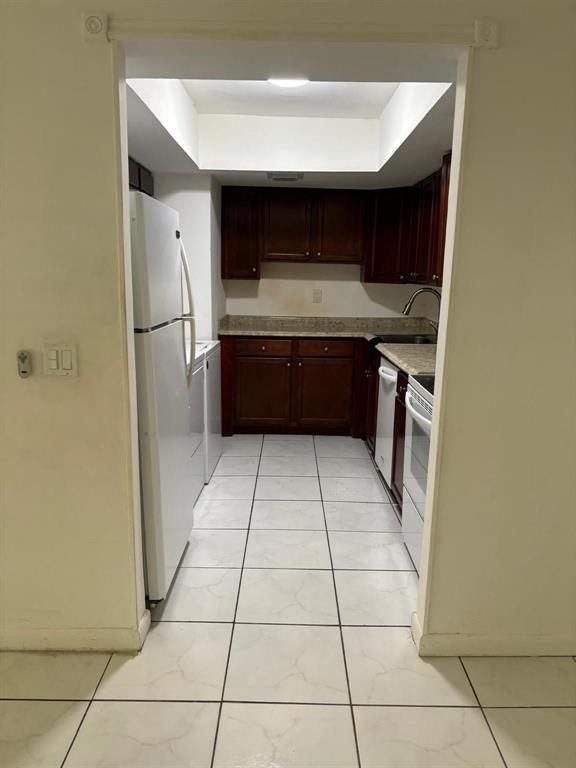 2148 NW 57th Ave, Unit 14e in Lauderhill, FL - Foto de edificio - Building Photo