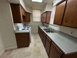 909 W Taylor St in Bloomington, IL - Building Photo - Building Photo