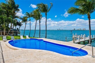 1575 Stillwater Dr in Miami Beach, FL - Building Photo - Building Photo