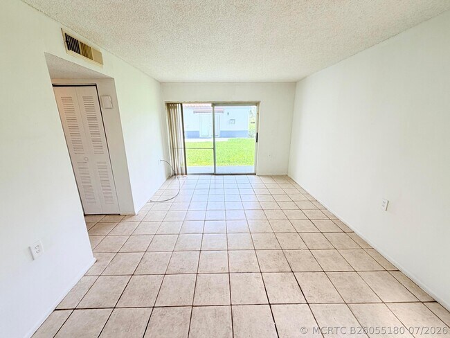 1089 Benoist Farms Rd