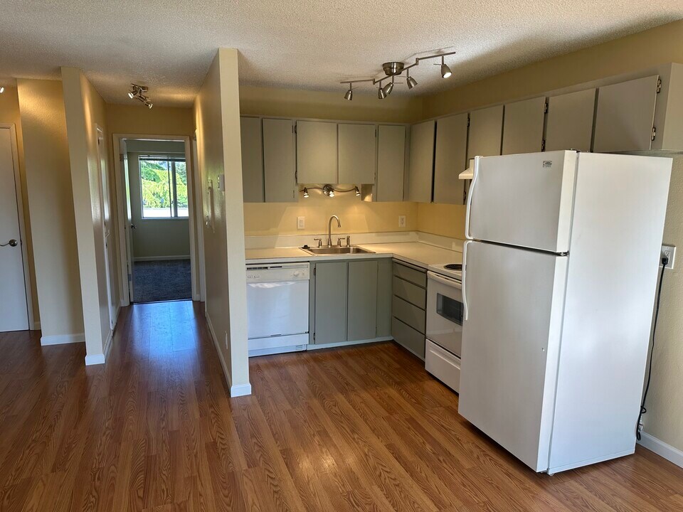 B10 200 SW Florence Ave, Unit B10 in Gresham, OR - Foto de edificio