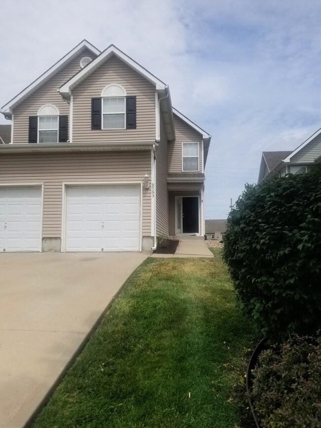 property at 9763 N Lewis Ave