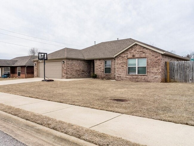 property at 140 Willow Dr