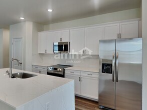 493 Silverbell Fls Pl in Henderson, NV - Building Photo - Building Photo