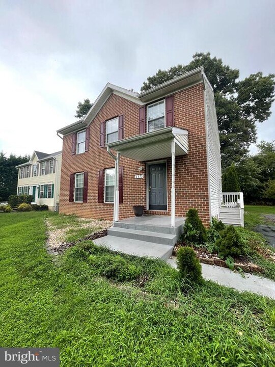 6375 Waterloo Rd in Elkridge, MD - Building Photo