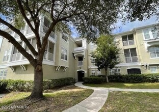 5617 Bowden Rd in Jacksonville, FL - Building Photo - Building Photo