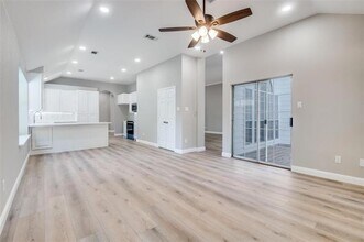 517 Aurora Ct in Euless, TX - Building Photo - Building Photo