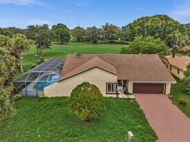 8813 NW Paradise Ct in Tamarac, FL - Building Photo
