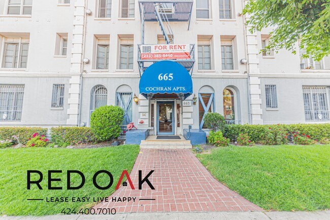 665 Cochran Ave in Los Angeles, CA - Building Photo - Building Photo