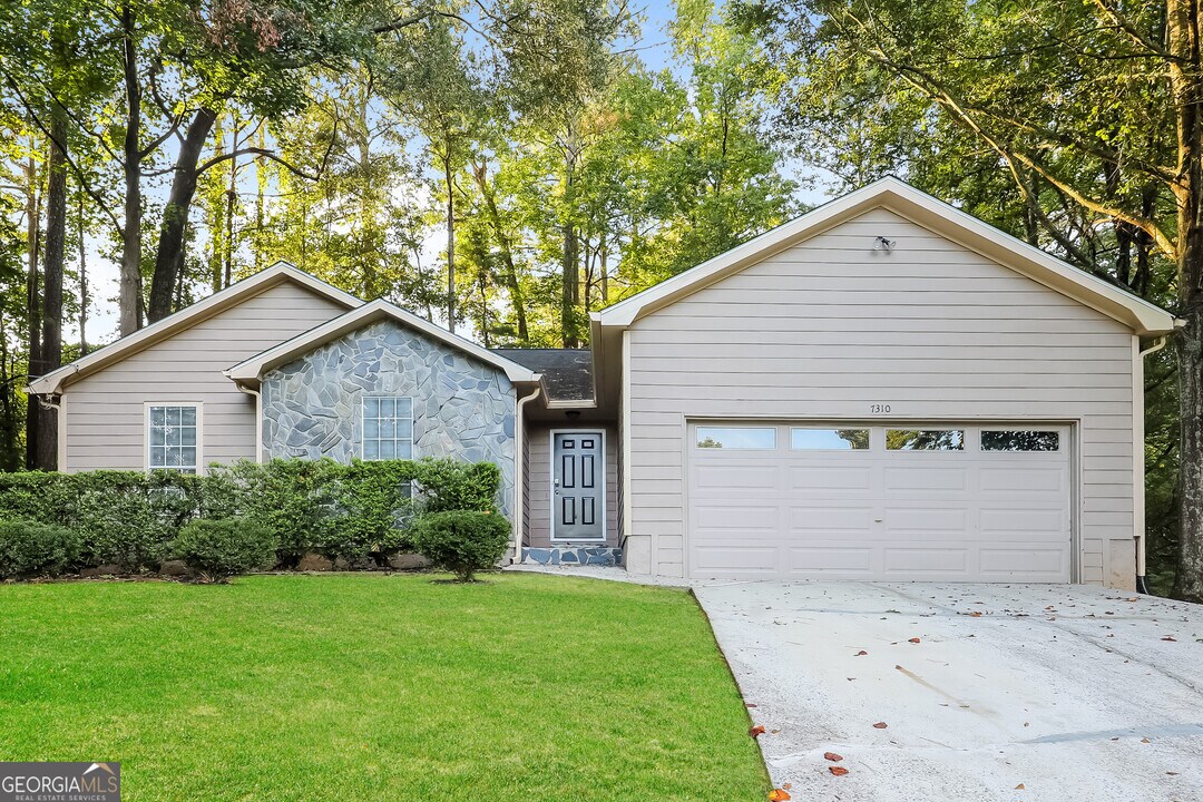 7310 Ginger Ct in Riverdale, GA - Building Photo