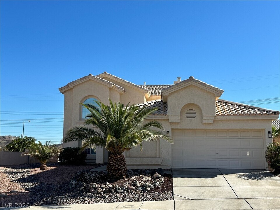 1034 Skysail Dr in Henderson, NV - Building Photo