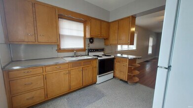 1704 California Ave in Fort Wayne, IN - Foto de edificio - Building Photo