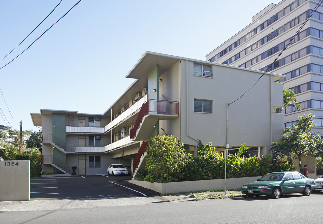 1324 Heulu St in Honolulu, HI - Building Photo