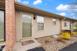 708 Victoria Ct in New Albany, IN - Building Photo