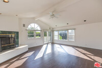 6557 Wandermere Rd in Malibu, CA - Foto de edificio - Building Photo