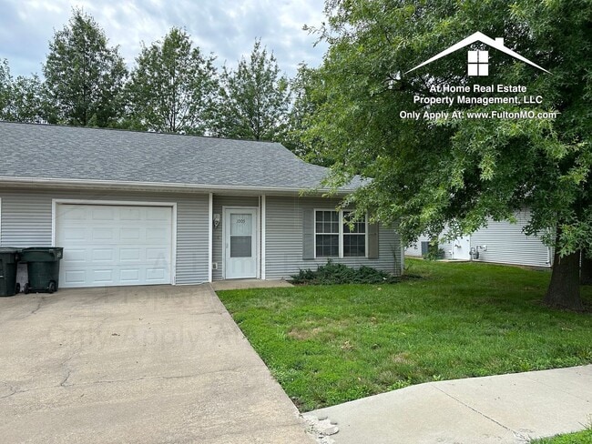 property at 1005 Boulder Ct