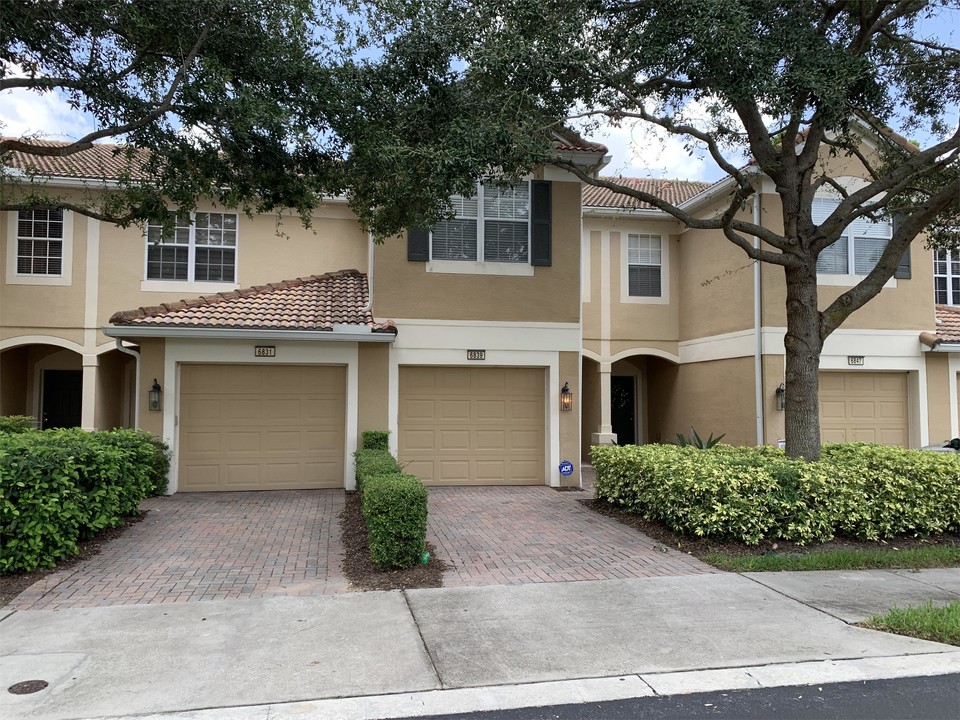 6839 Hochad Dr in Orlando, FL - Building Photo