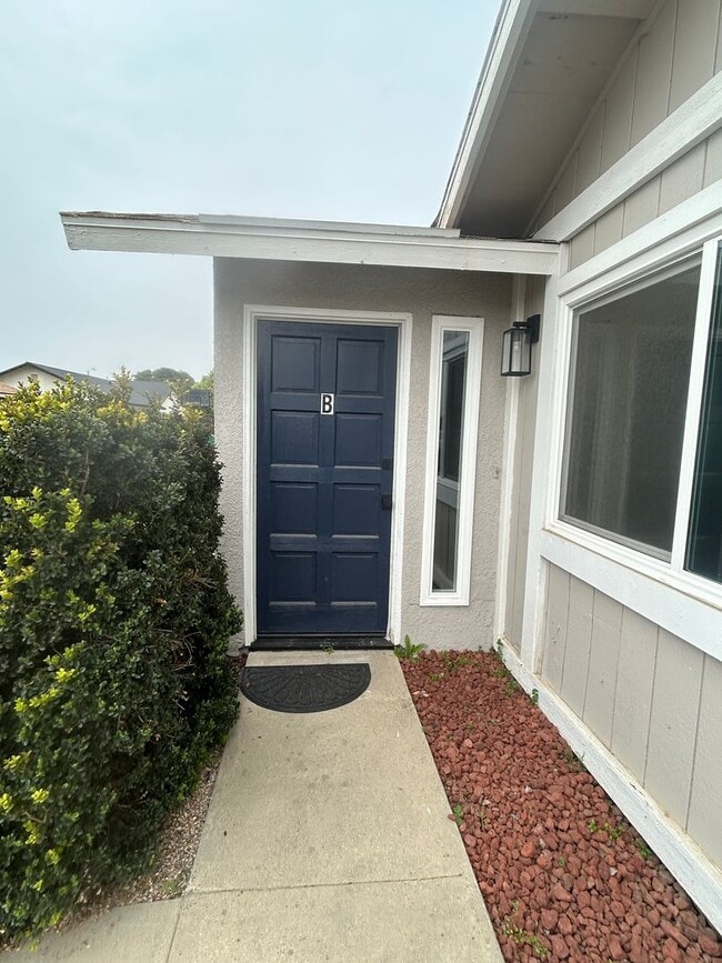 property at 900 La Vida Ln