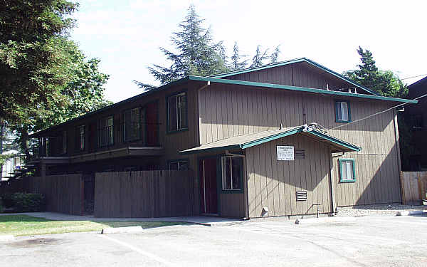 University Gate Apartments in Stockton, CA - Building Photo - Building Photo