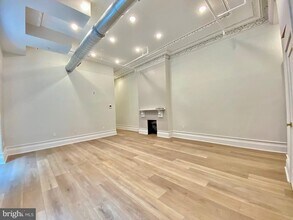 1824 Chestnut St in Philadelphia, PA - Building Photo - Building Photo