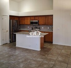 260 E Constitution Dr in Gilbert, AZ - Foto de edificio - Building Photo