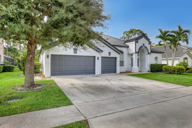 property at 15818 Glen Willow Ln