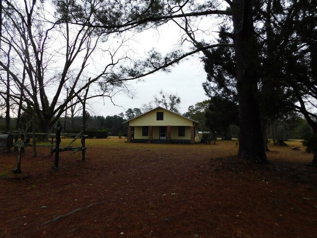 property at 4823 Stubbs Ln