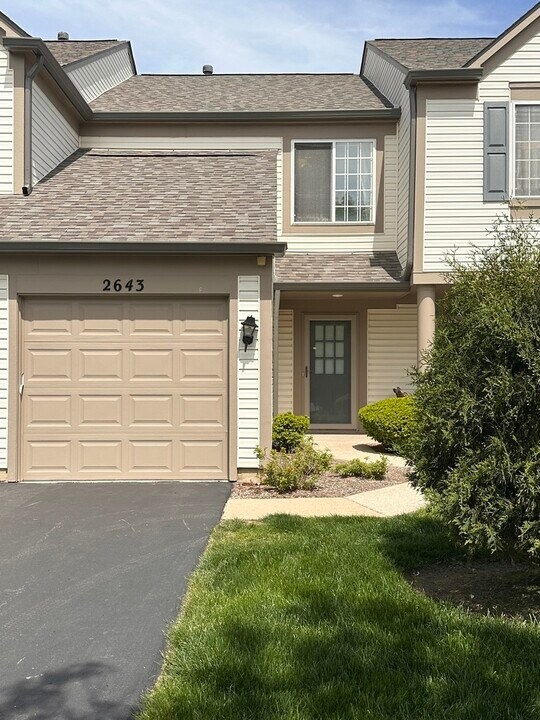 2643 Carrolwood Rd in Naperville, IL - Building Photo