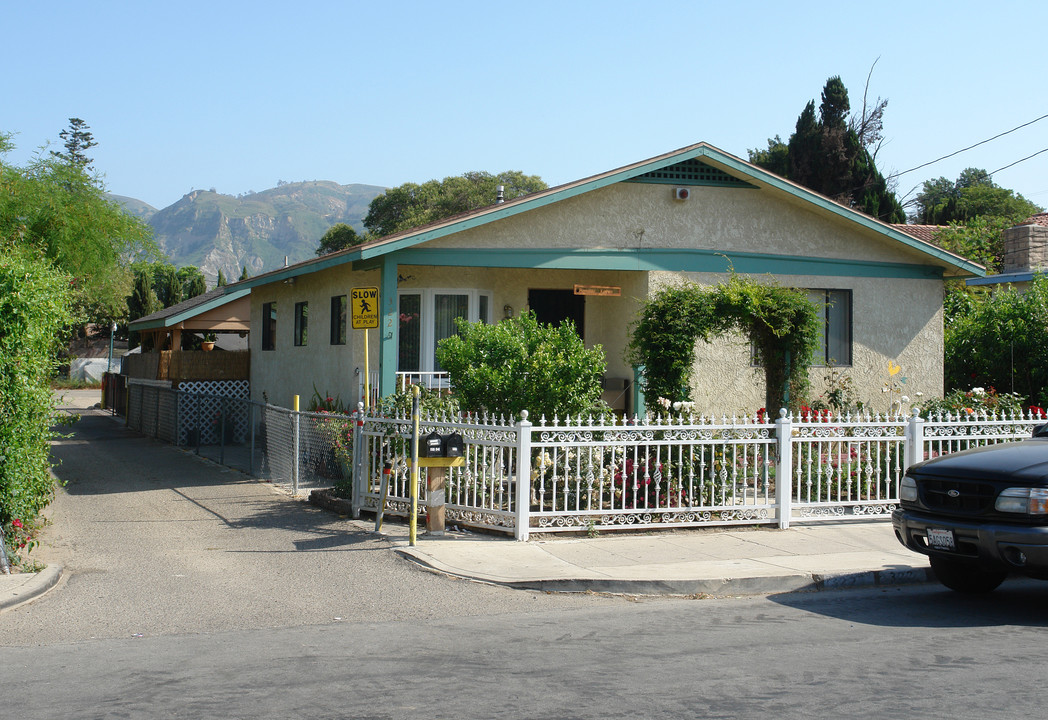 322 E Ventura St in Santa Paula, CA - Building Photo