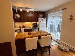 43 Grove St in Boston, MA - Building Photo - Building Photo