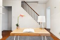 645 Stirling St photo'