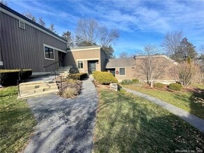 20 Heritage Circle in Southbury, CT - Building Photo - Building Photo