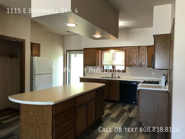 1115 E Brownell St in Tomah, WI - Building Photo - Building Photo