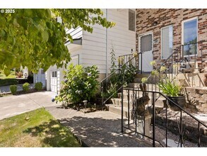 14912 NE Rose Pkwy in Portland, OR - Building Photo - Building Photo