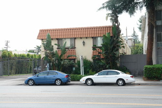 4436 Woodman Avenue Apartments in Sherman Oaks, CA - Building Photo - Building Photo