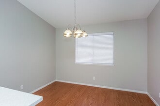 4705 Wild Oak Way in North Las Vegas, NV - Building Photo - Building Photo