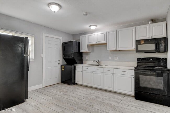 property at 1809 Linden Ave