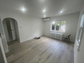 86-27 239th St in Queens, NY - Building Photo - Building Photo