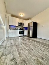 31-35-35 Norwood Ave in Staten Island, NY - Building Photo - Building Photo