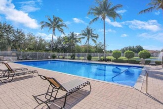 251 SW Palm Dr, Unit 305 in Port St. Lucie, FL - Building Photo - Building Photo