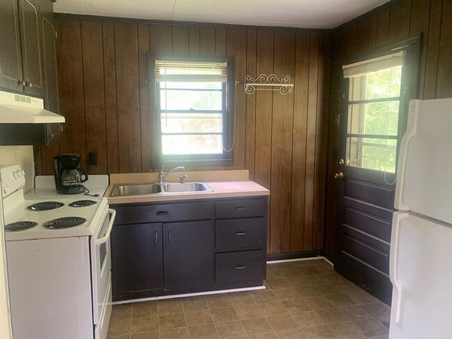 property at 9156 US-17