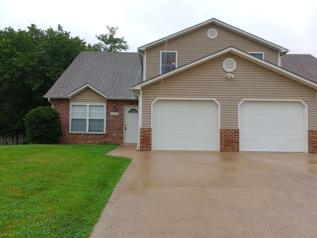 property at 5005-5007 Roscoe Rdg